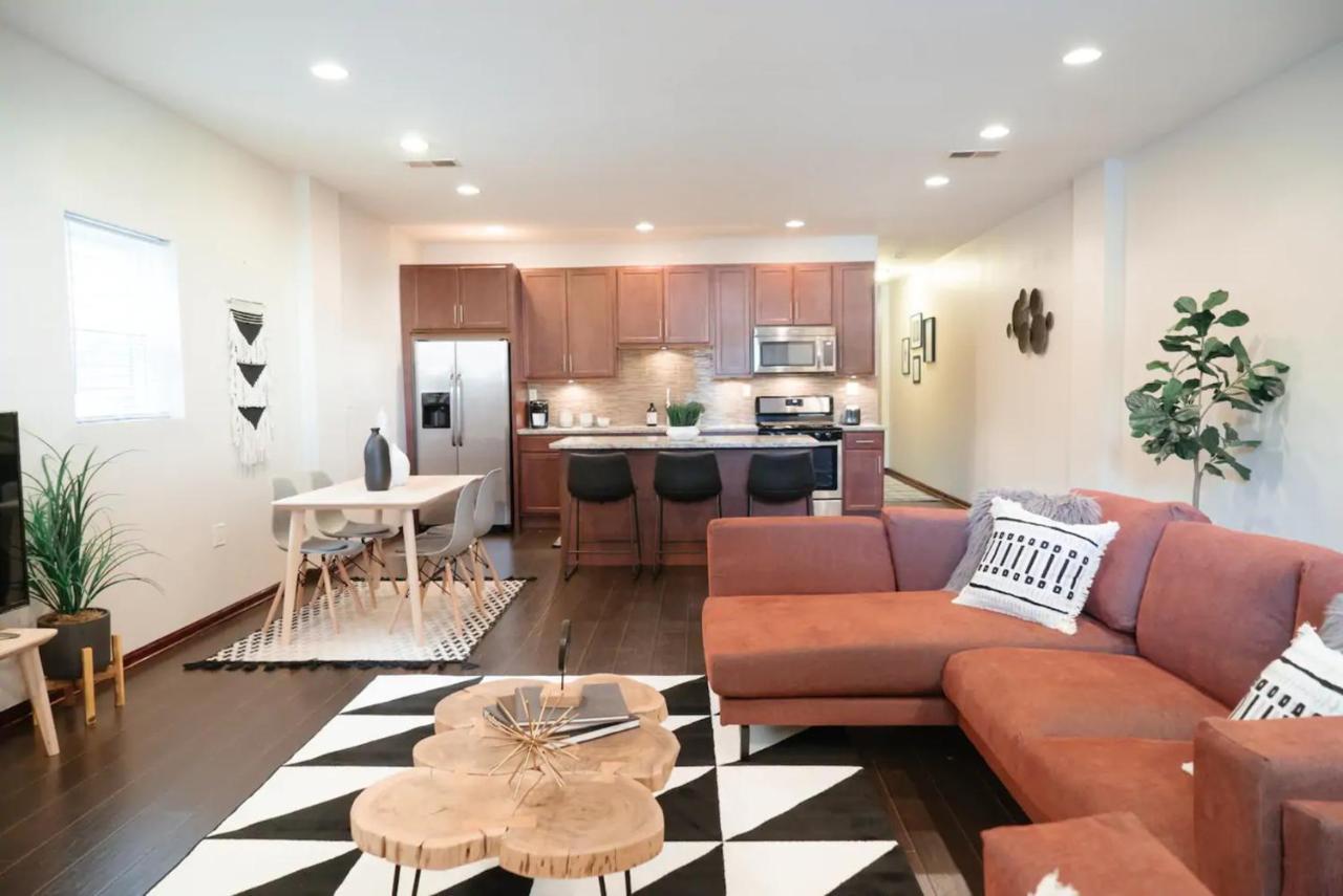 2Br Airy & Tidy Apt With Free Covered Parking - Central Modern Chicago Exteriér fotografie