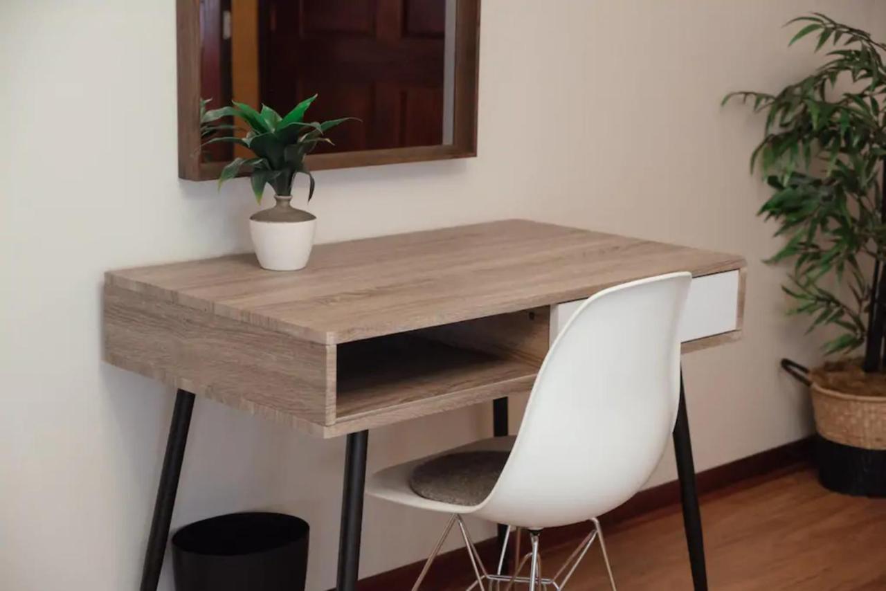 2Br Airy & Tidy Apt With Free Covered Parking - Central Modern Chicago Exteriér fotografie