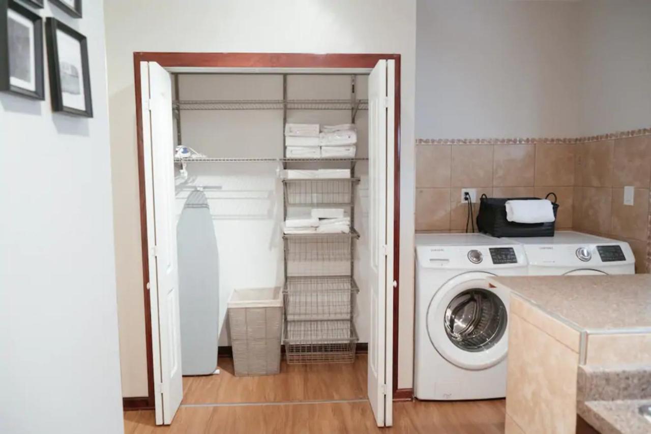 2Br Airy & Tidy Apt With Free Covered Parking - Central Modern Chicago Exteriér fotografie